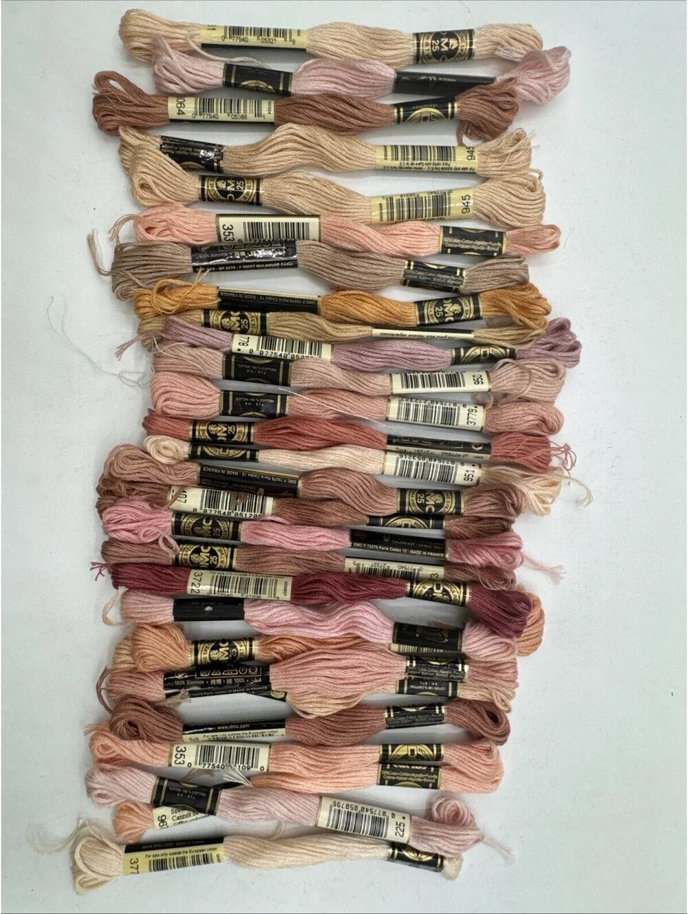 Huge Lot Over 600+ DMC EMBROIDERY FLOSS Skeins Assorted Colors, Case, Cards
